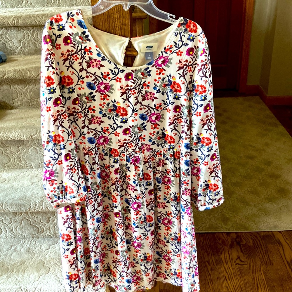 Old Navy floral dress with 3/4 length sleeves